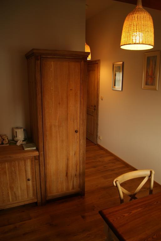 I Apartment *
